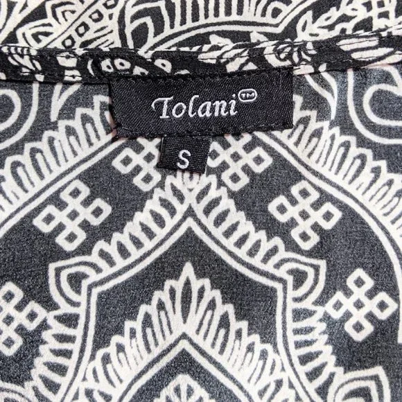 Tolani | 'Briyanna' Multi-Printed Silk V Neck Top - Picture 9 of 12